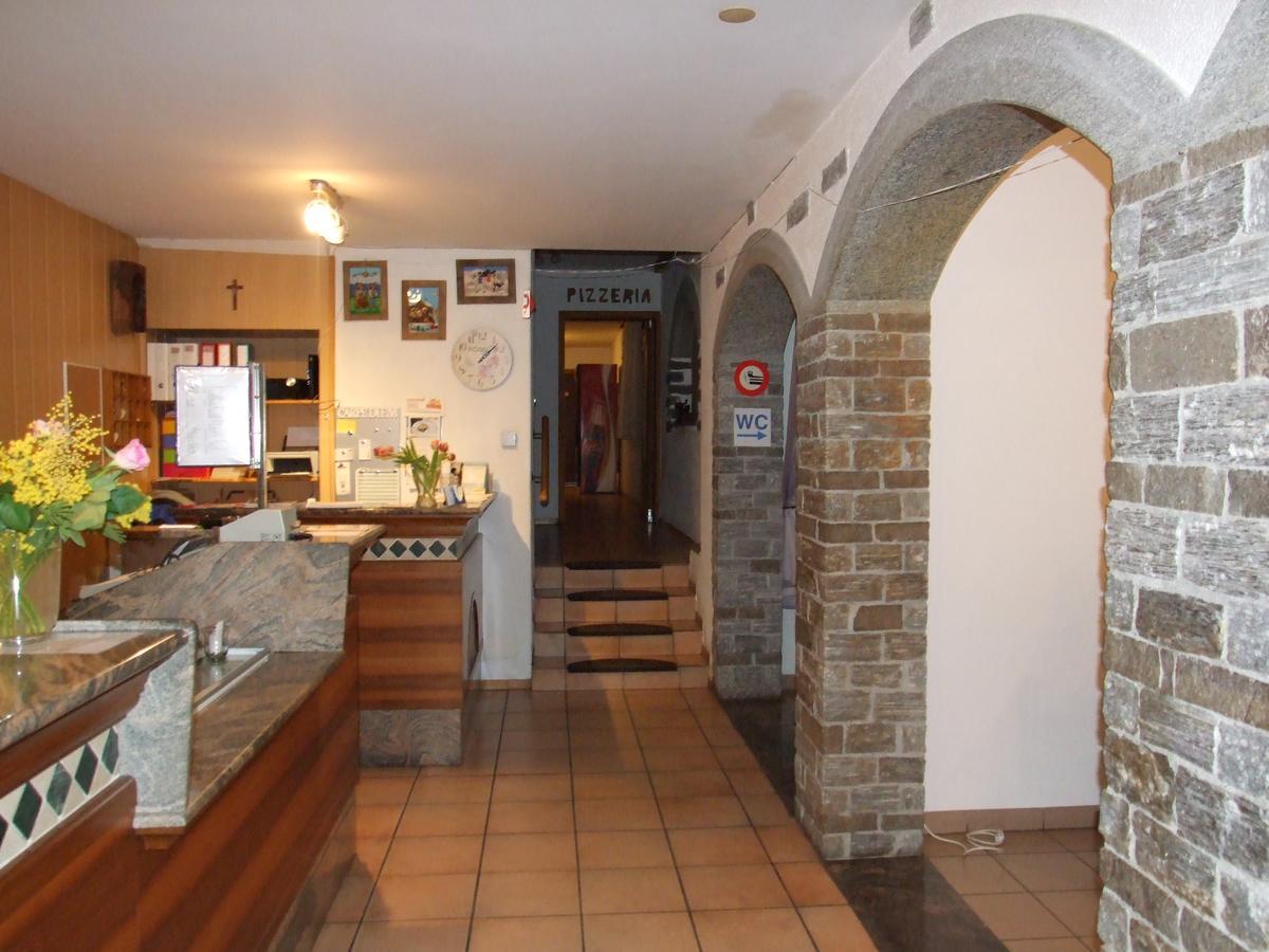 Hotel Osteria Rubino Acquarossa Exteriör bild